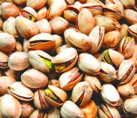 Pistachios are nuts that are good for men's sweating.