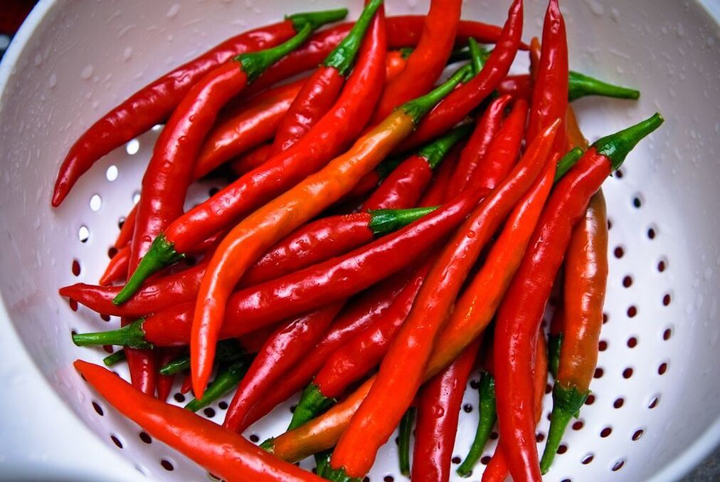 It is advisable to add hot peppers to the dish in small quantities and fresh.